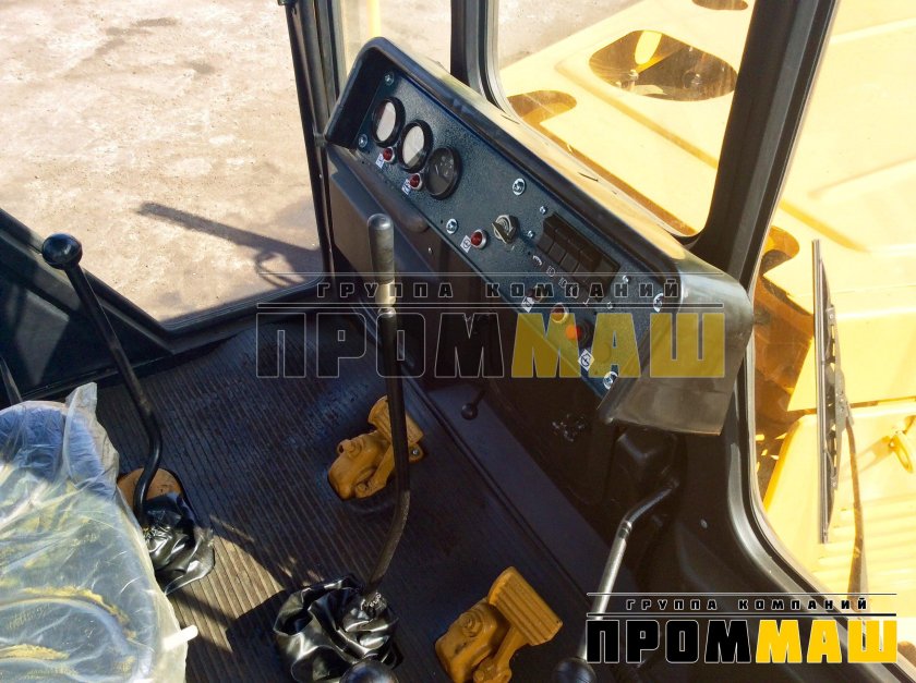 Бульдозер ЧТЗ б10м кабина