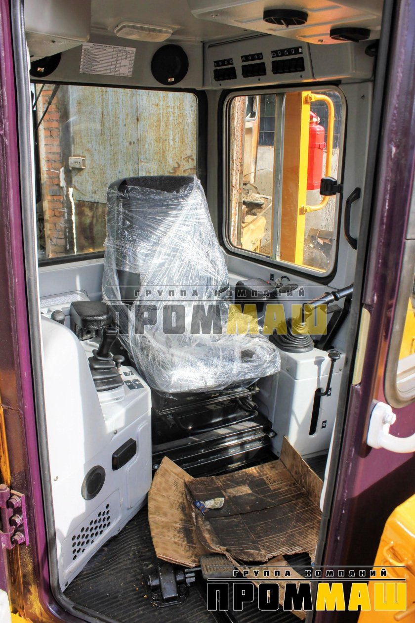 Кабина бульдозера ЧЕТРА Т-11