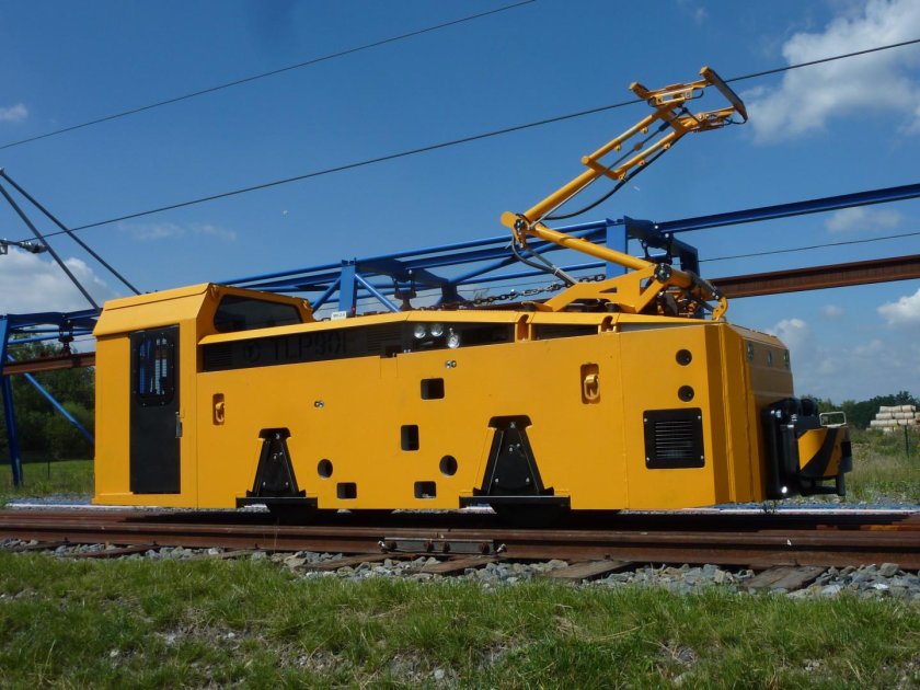 Шахтный контактный электровоз Ferrit tlp120f