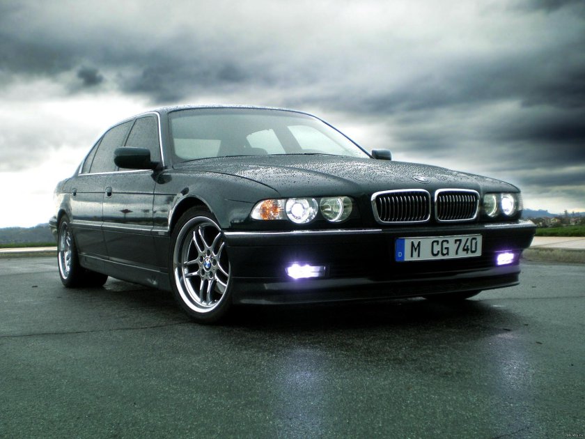 BMW 750i е38