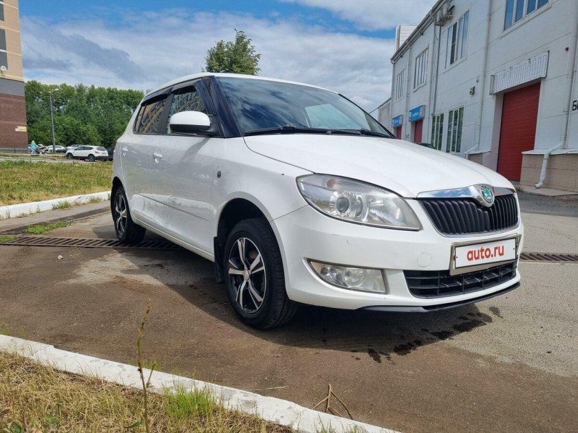 Шкода Фабия 2 Рестайлинг белый