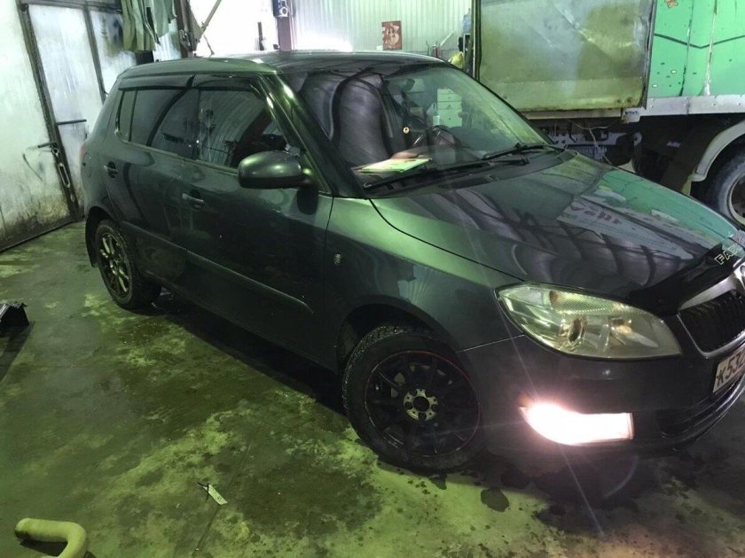 Калина 2 хэтчбек черный цвет