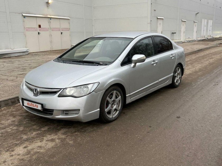 Honda civic 8 поколение