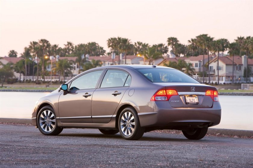 Хонда Цивик 8 поколение седан