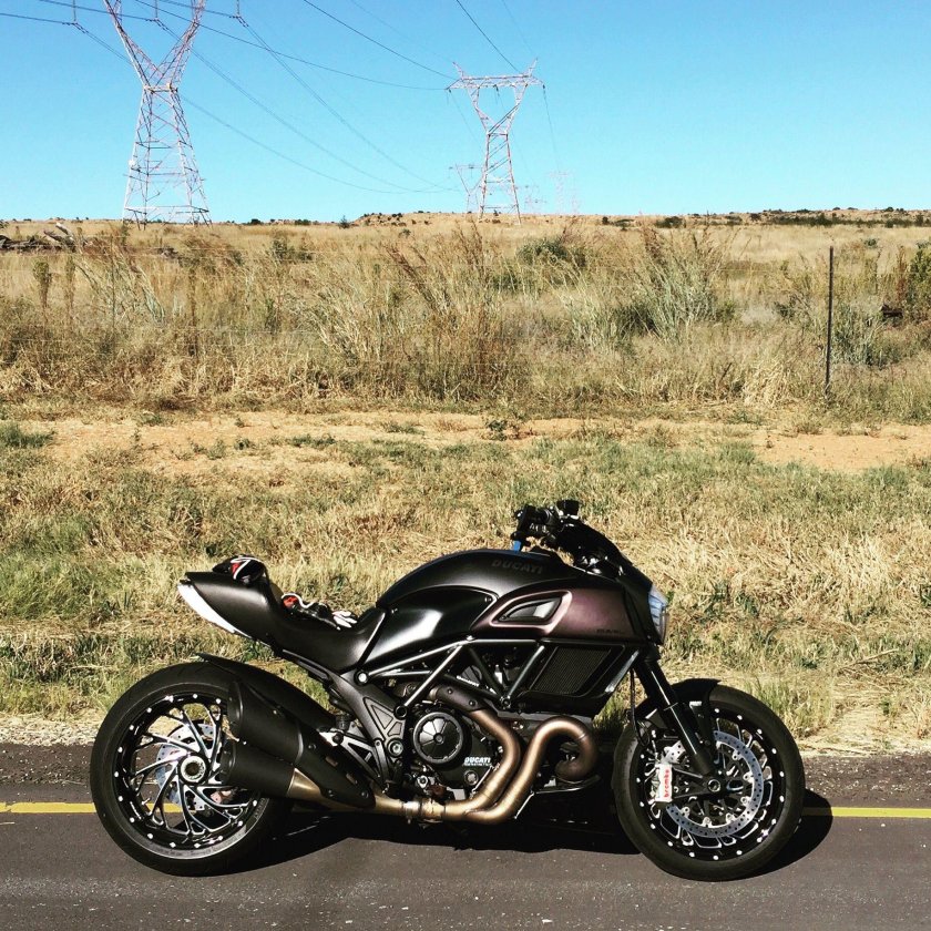 Мотоцикл Дукати диабло