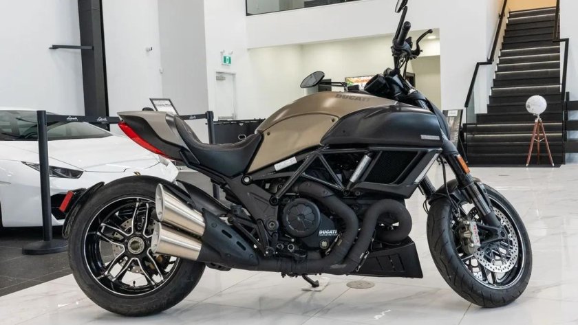 Ducati diavel carbon