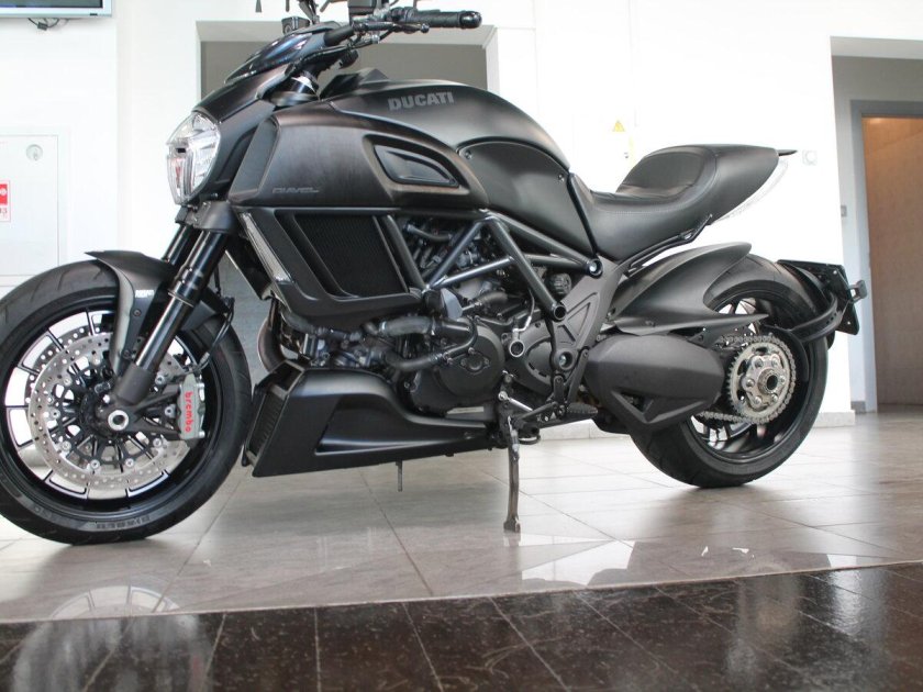 Ducati Diavel Black