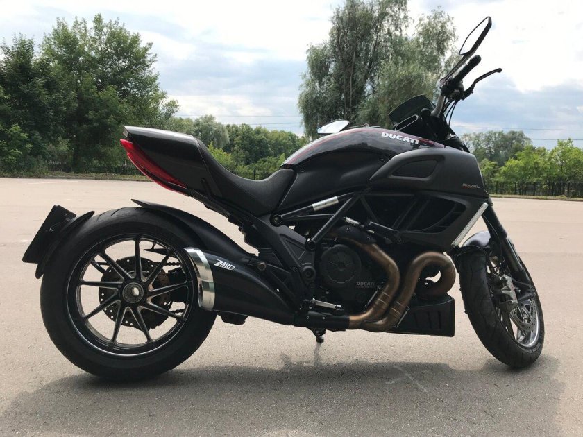 Ducati Diavel Carbon 2011