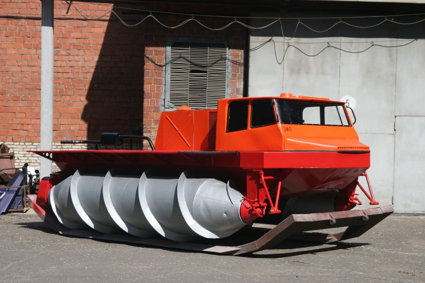 Шнекоход ЗИЛ 4904