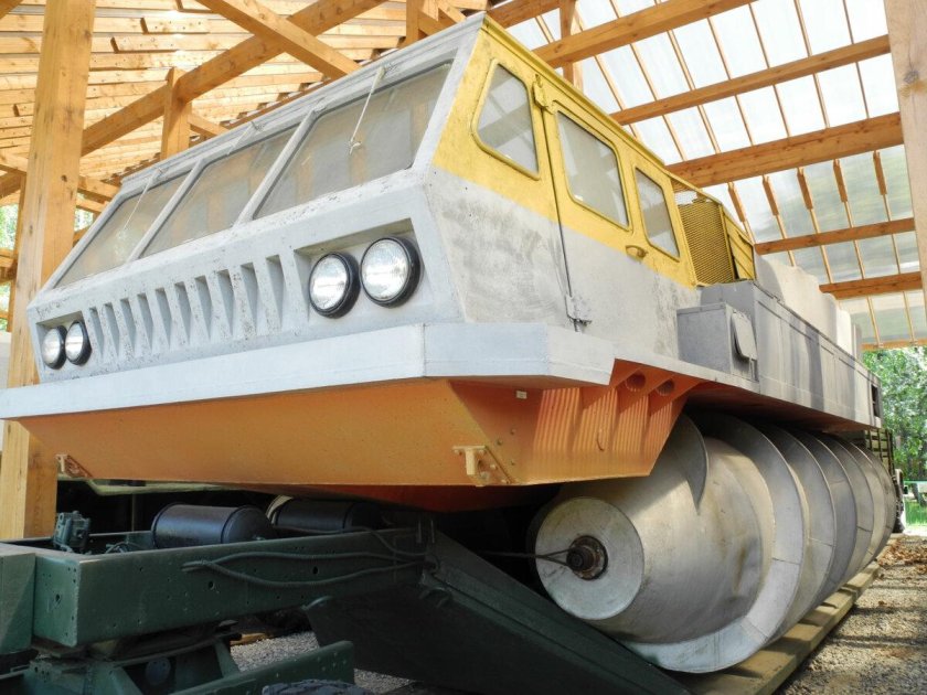 Шнекоход ЗИЛ 4904