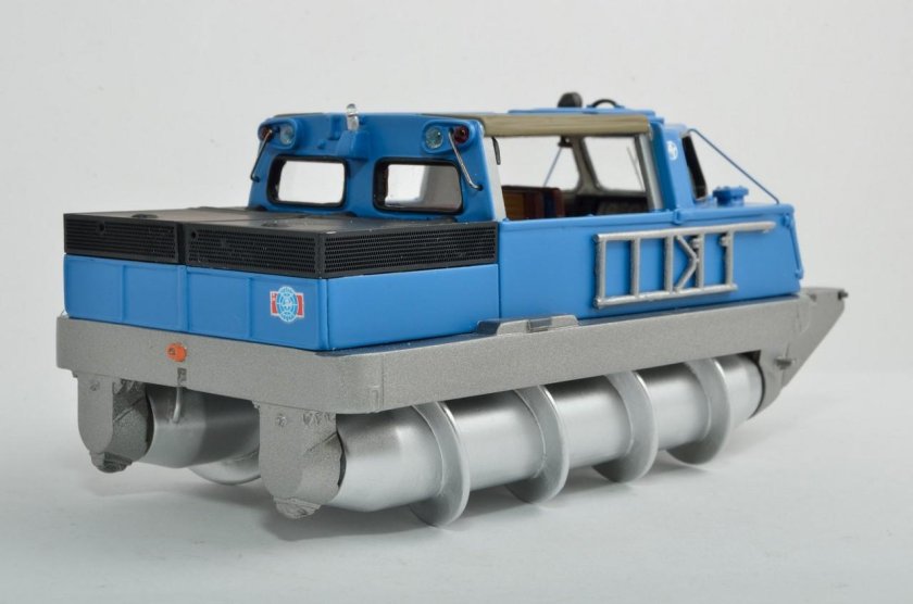 Шнекороторный снегоболотоход ЗИЛ-29061