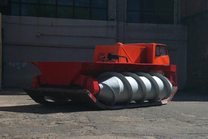 Шнекороторный вездеход ЗИЛ-4904