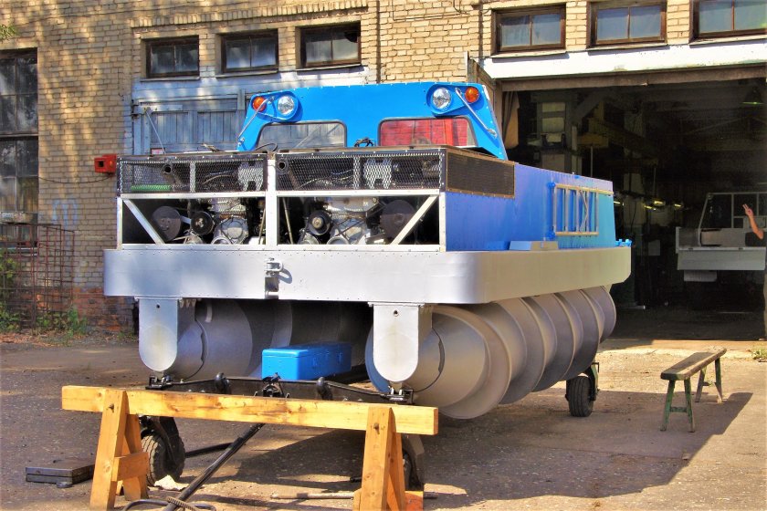 Шнекоход ЗИЛ 29061