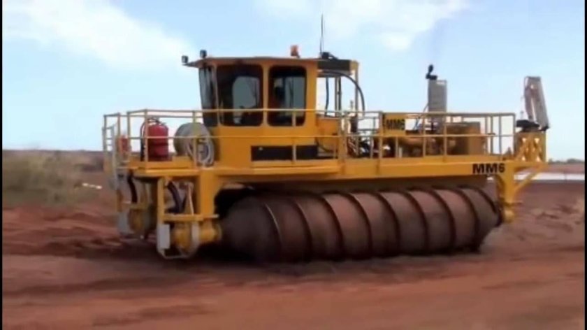 Шнекороторный снегоболотоход ЗИЛ-29061