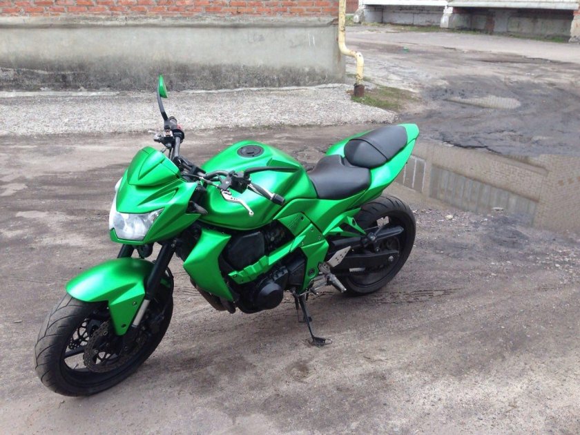 Мотоцикл в пленке