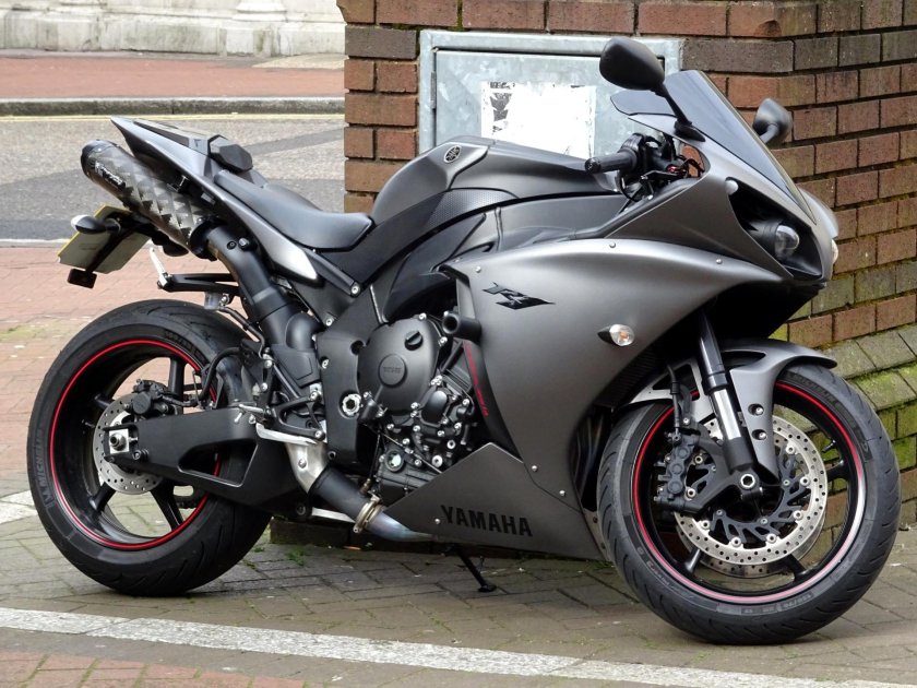 Yamaha r1 серая
