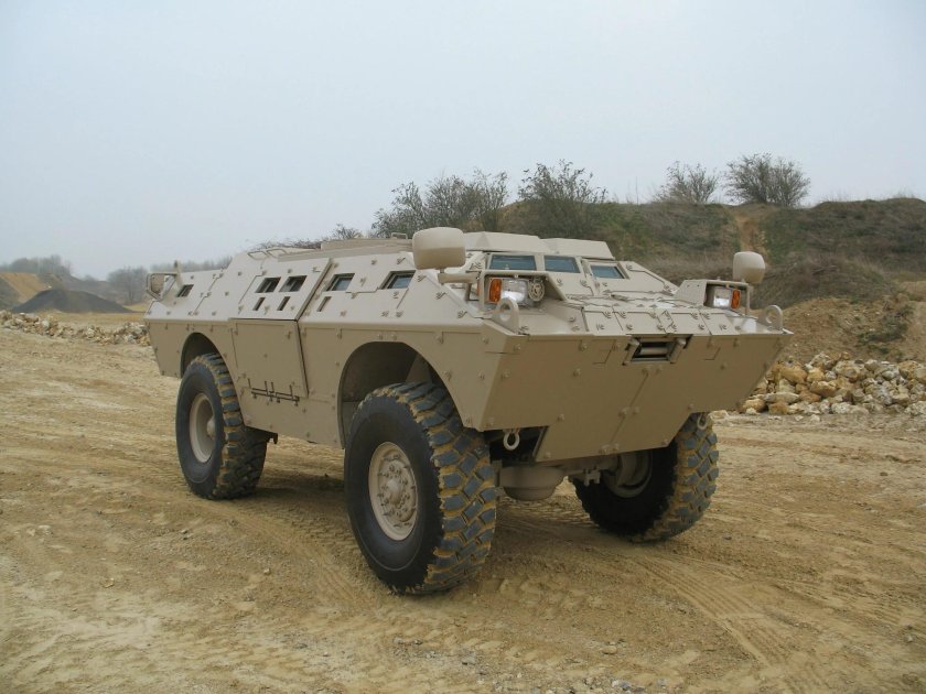 Бронетранспортер «Dragoon» 300