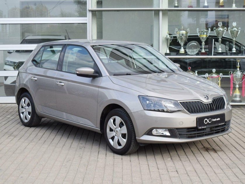 Шкода Фабия расход топлива на 100 км