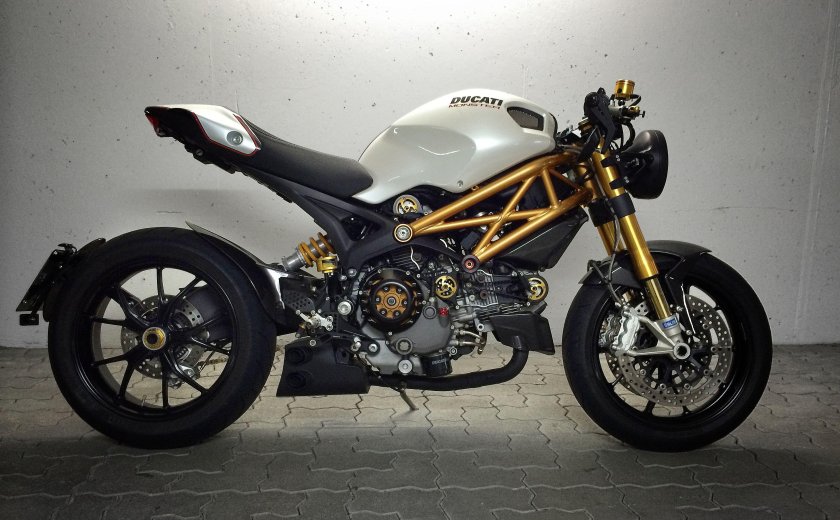 Ducati Monster 400 кастом