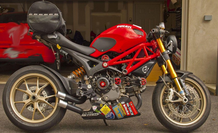 Ducati Monster 696