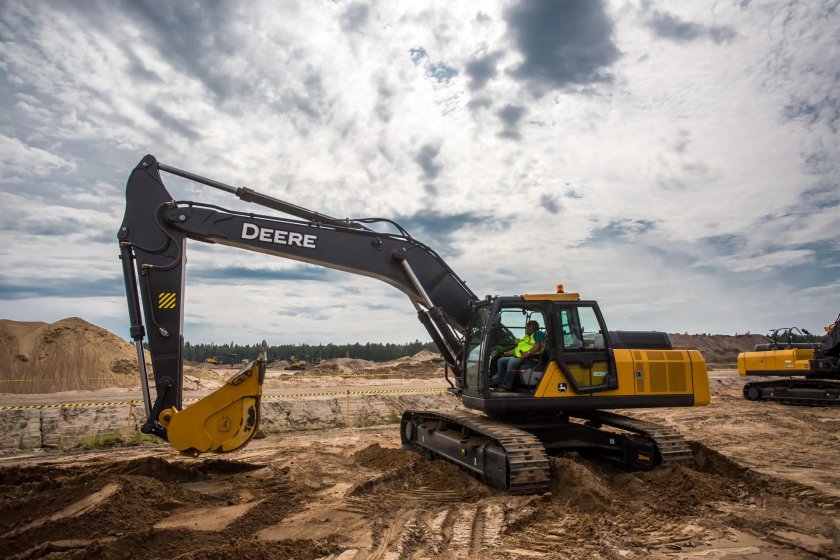 Экскаватор john deere e260lc