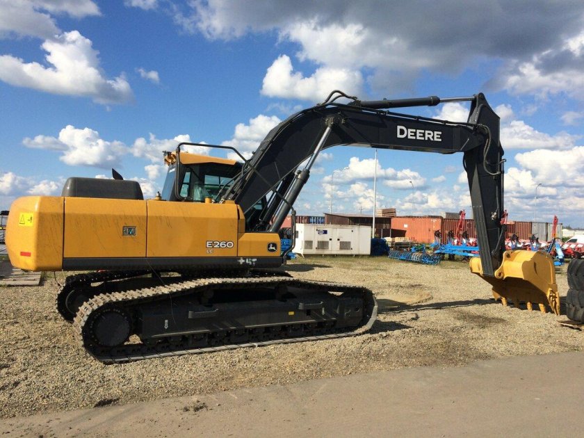 Экскаватор John Deere e260lc