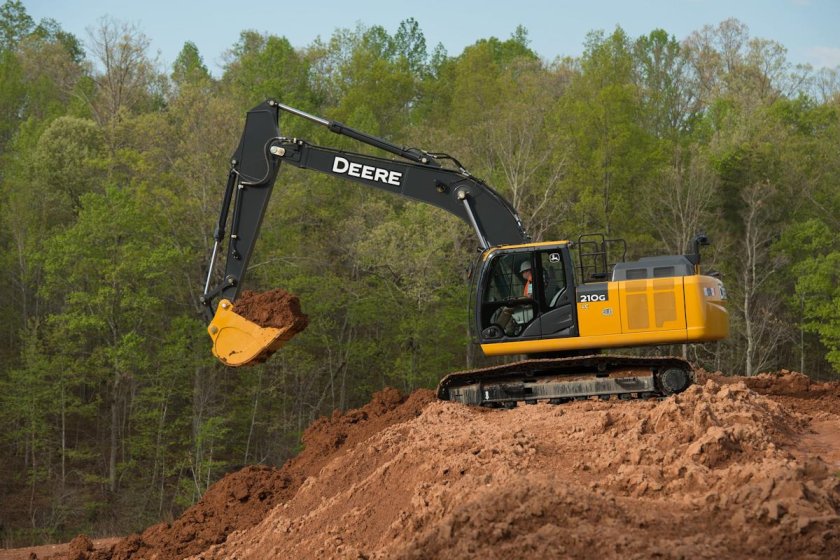 Экскаватор John Deere e210