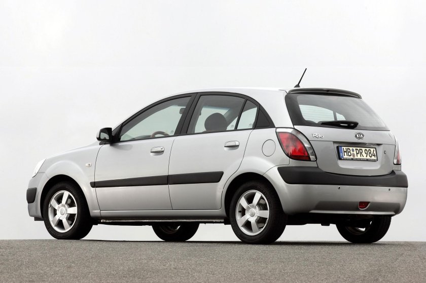 Kia Rio 2005 хэтчбек