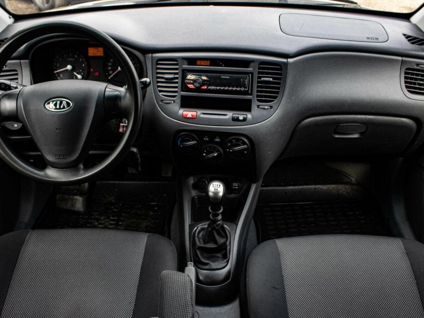 Kia rio 2009 салон