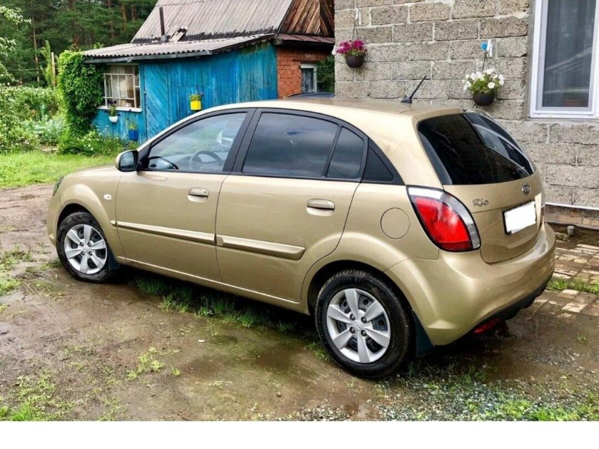 Kia Rio 2011 хэтчбек