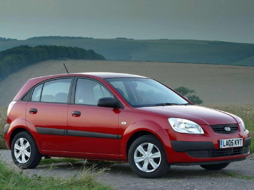 Kia Rio 2 хэтчбек