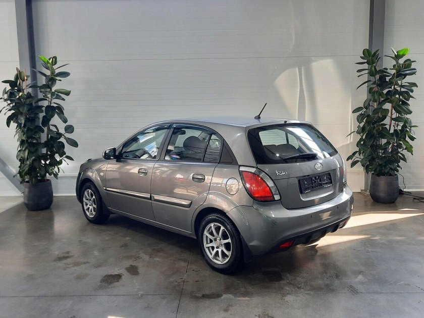 Киа рио 2011 хэтчбек 1.4