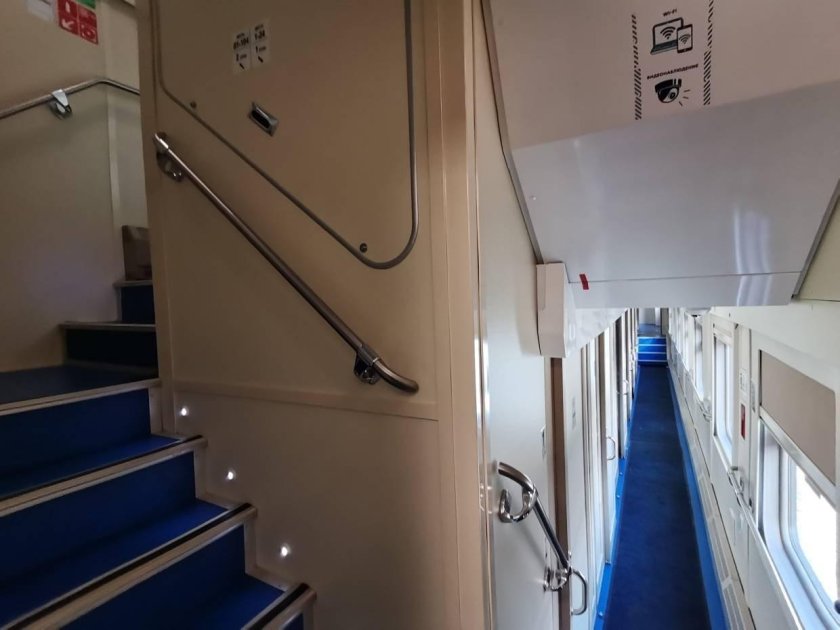 Таврия двухэтажный поезд