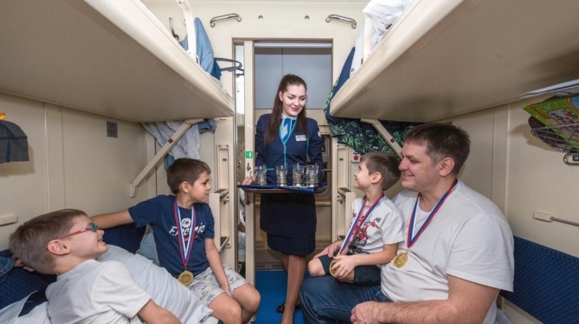 Фирменный поезд Таврида