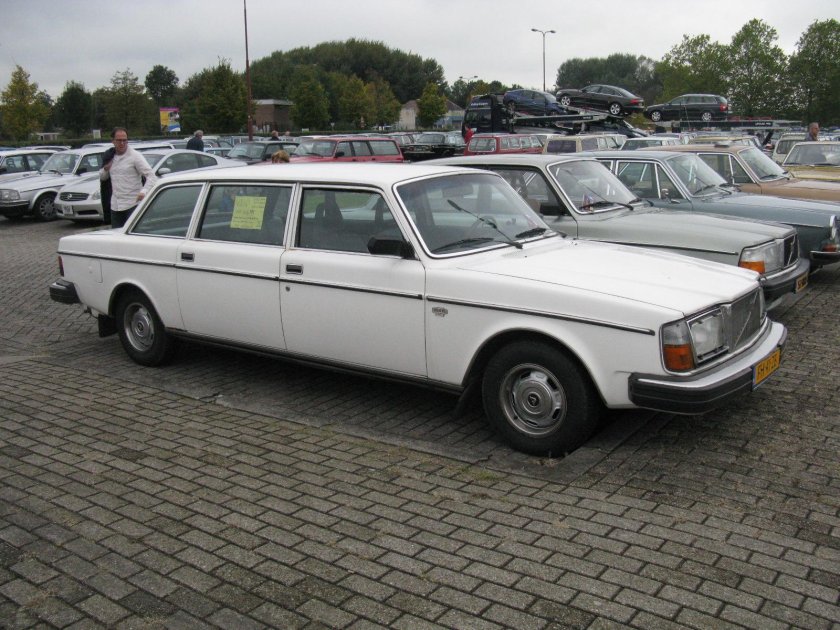 Volvo 264