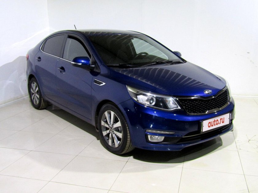 Kia Rio 2015 синяя