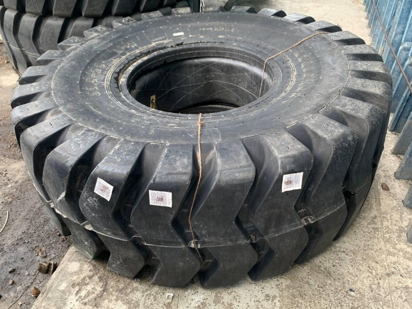 Шинокомплект 23.5-25 28pr naaats e3/l3