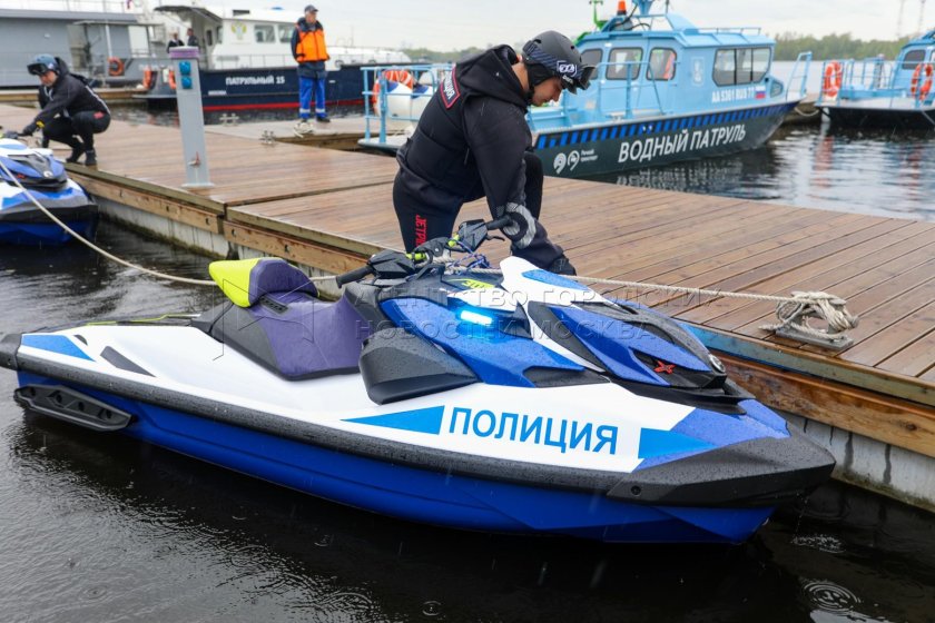 Водный патруль Москва река