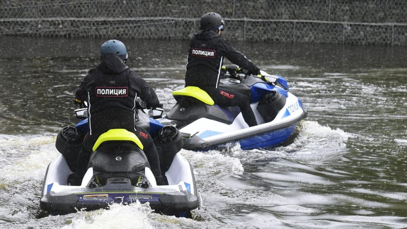 Полиция на гидроциклах
