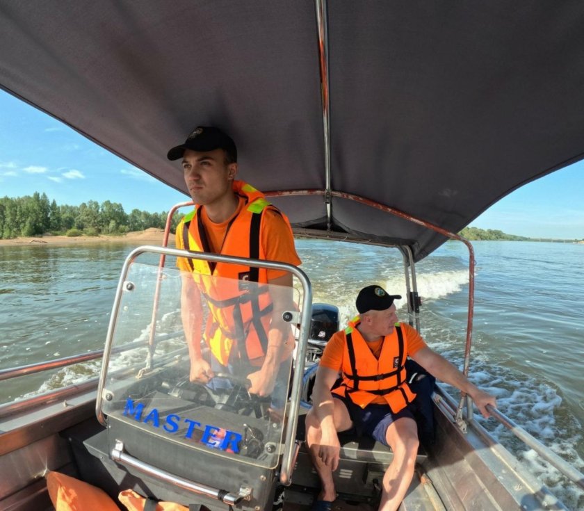 Сотрудники мчс россии