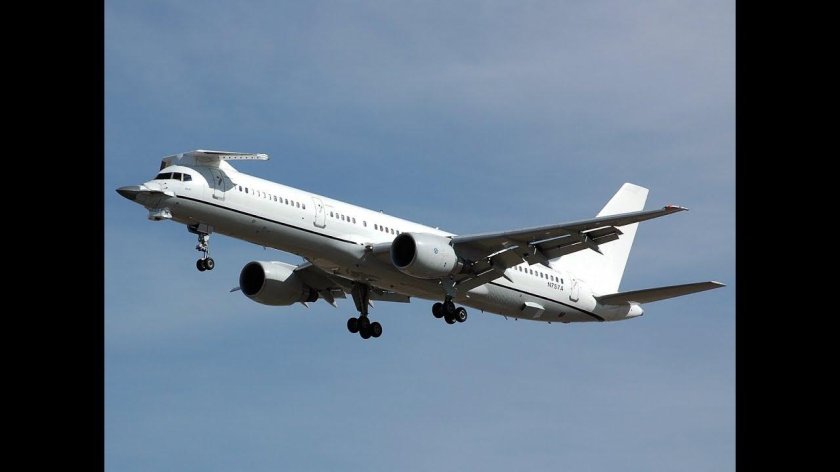 Самолет Боинг 757