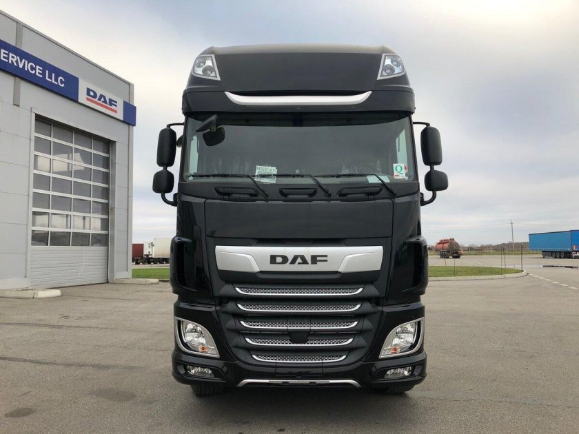 DAF 106 Black