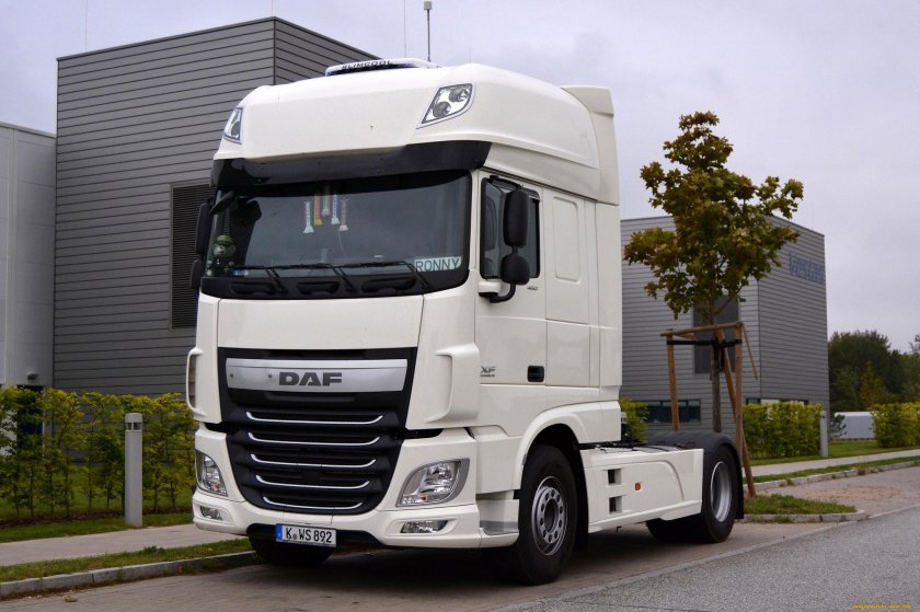 Тягач Даф 105