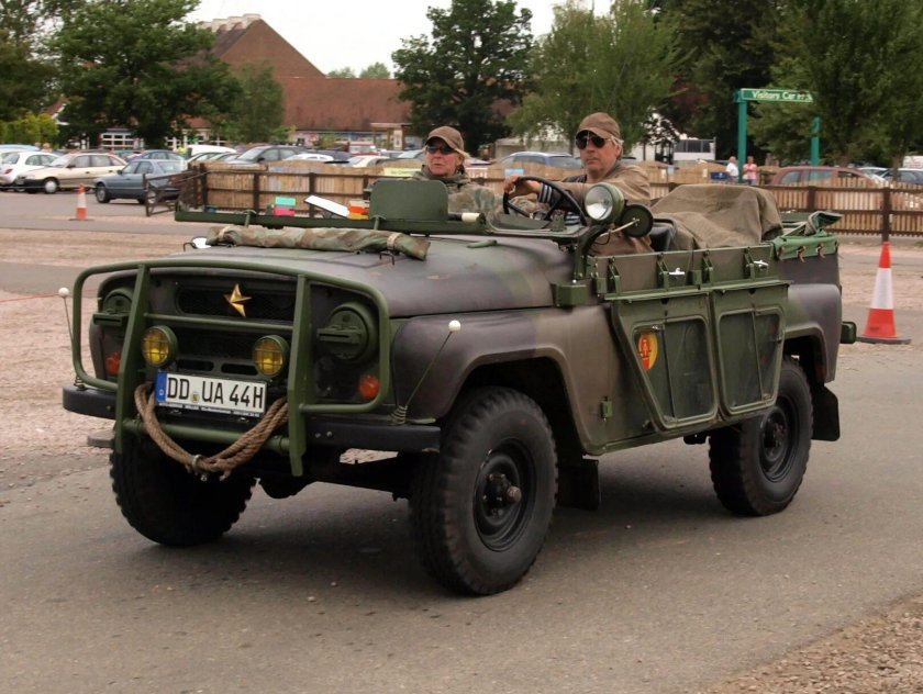УАЗ 469 кабриолет военный