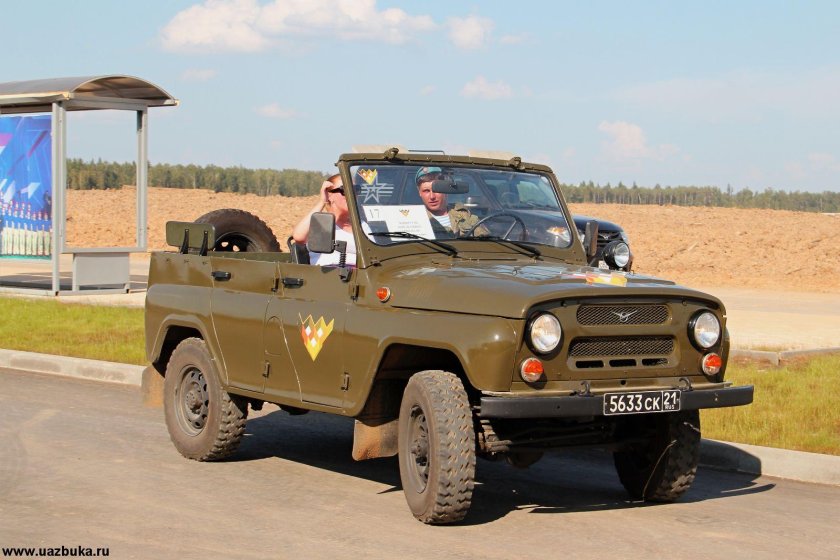 УАЗ 469 кабриолет военный