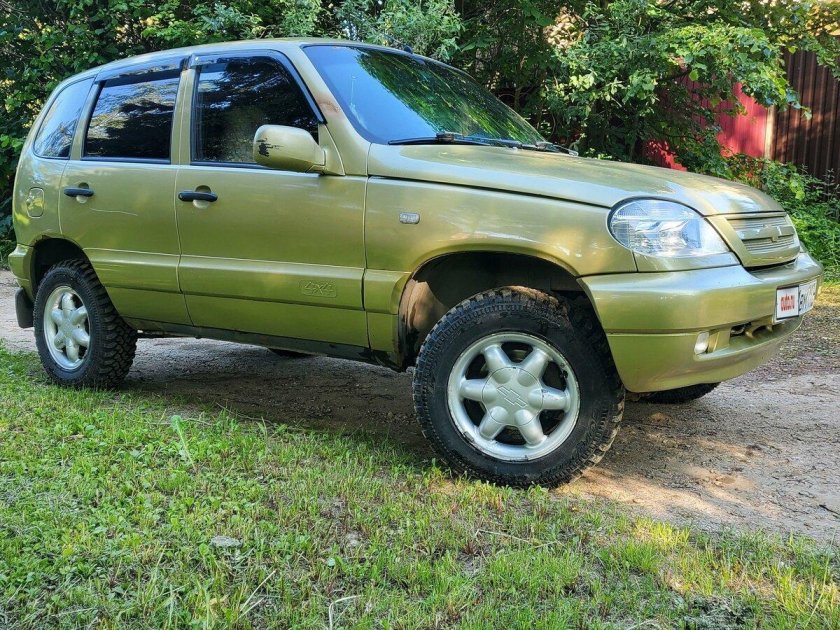 Шевроле нива 2004 год