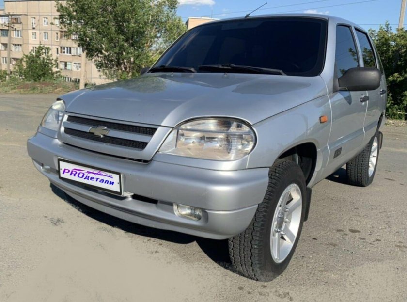 Шевроле Нива 2008 серебристый