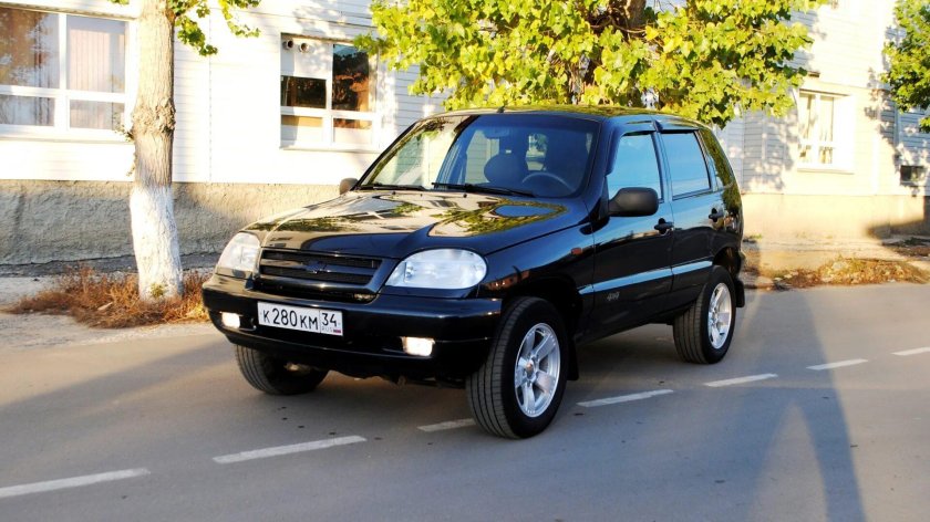 Нива Шевроле 2008 черная