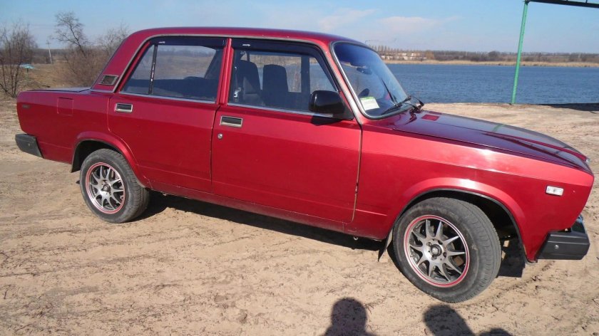 ВАЗ 2107 красный металлик