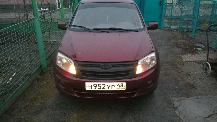 Лада Гранта красный перец